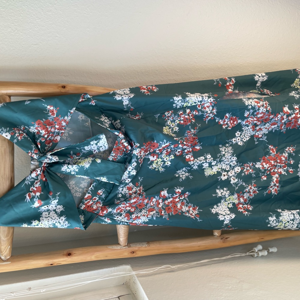 Dress with front tie